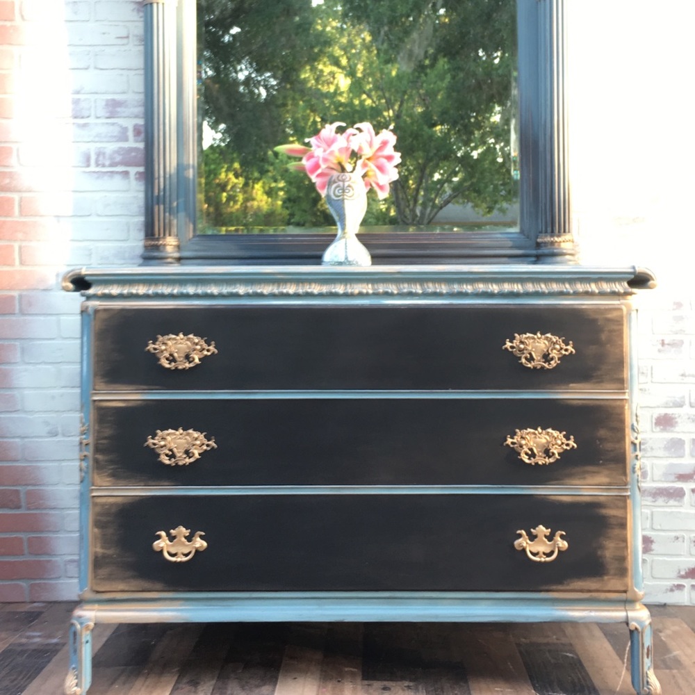 Antique mahogany dresser